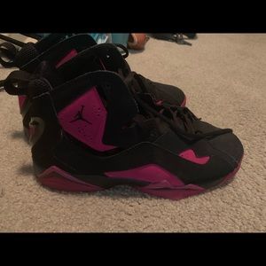 Girls Jordan’s size 7.5